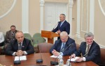 Председатель правления Благотворительного фонда «Сияние» Жиганша Туктаров вручил Благодарственные письма депутатам Законодательного Собрания Пензенской области 