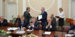 Председатель правления Благотворительного фонда «Сияние» Жиганша Туктаров вручил Благодарственные письма депутатам Законодательного Собрания Пензенской области 