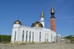 Пензенские  мусульмане  незадолго до Курбана- Байрама провели большой  субботник около новой Соборной мечети